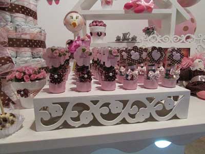 com doces e salgadinhos