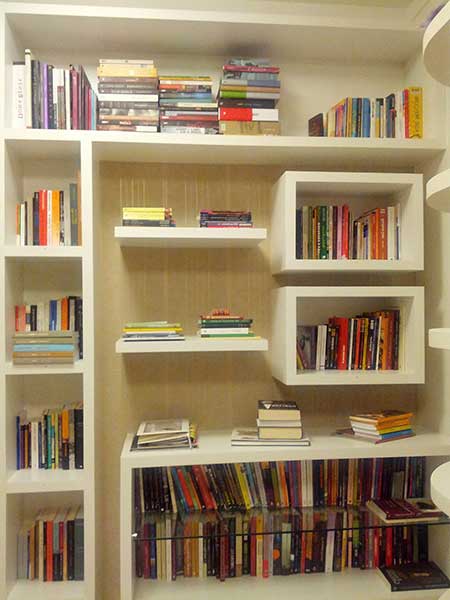 estantes de livros