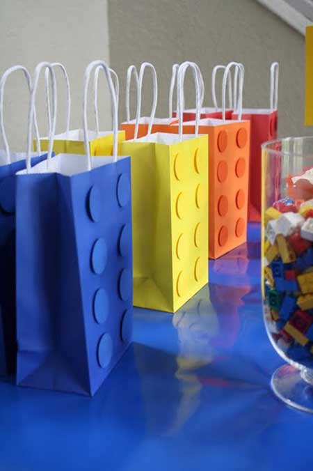 como fazer decoração de lego para festa